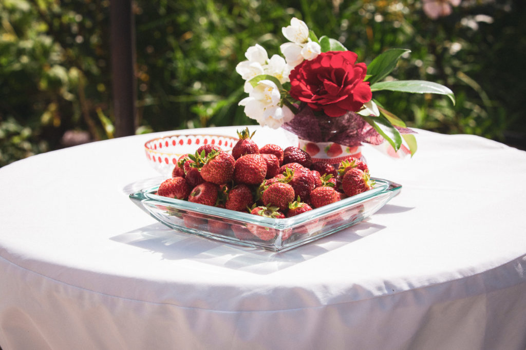 Erdbeeren auf Stehtisch