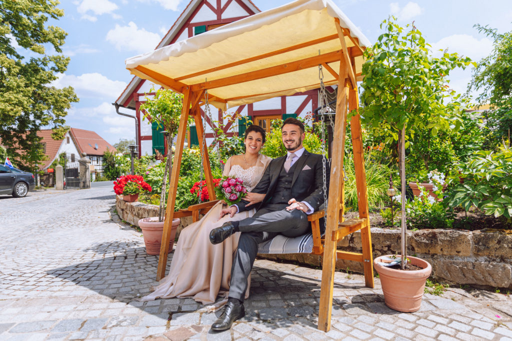 Ehepaar auf der Holywoodschaukel